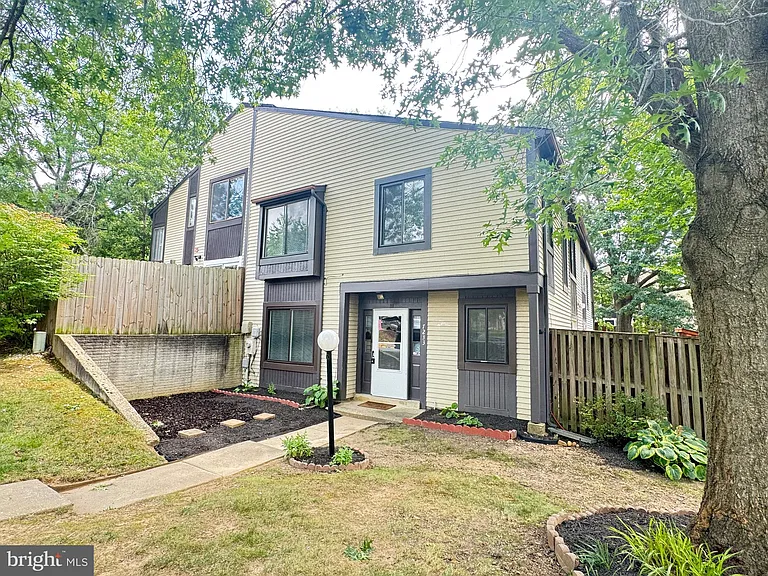 7233 Mill Creek Ct — Photo 1