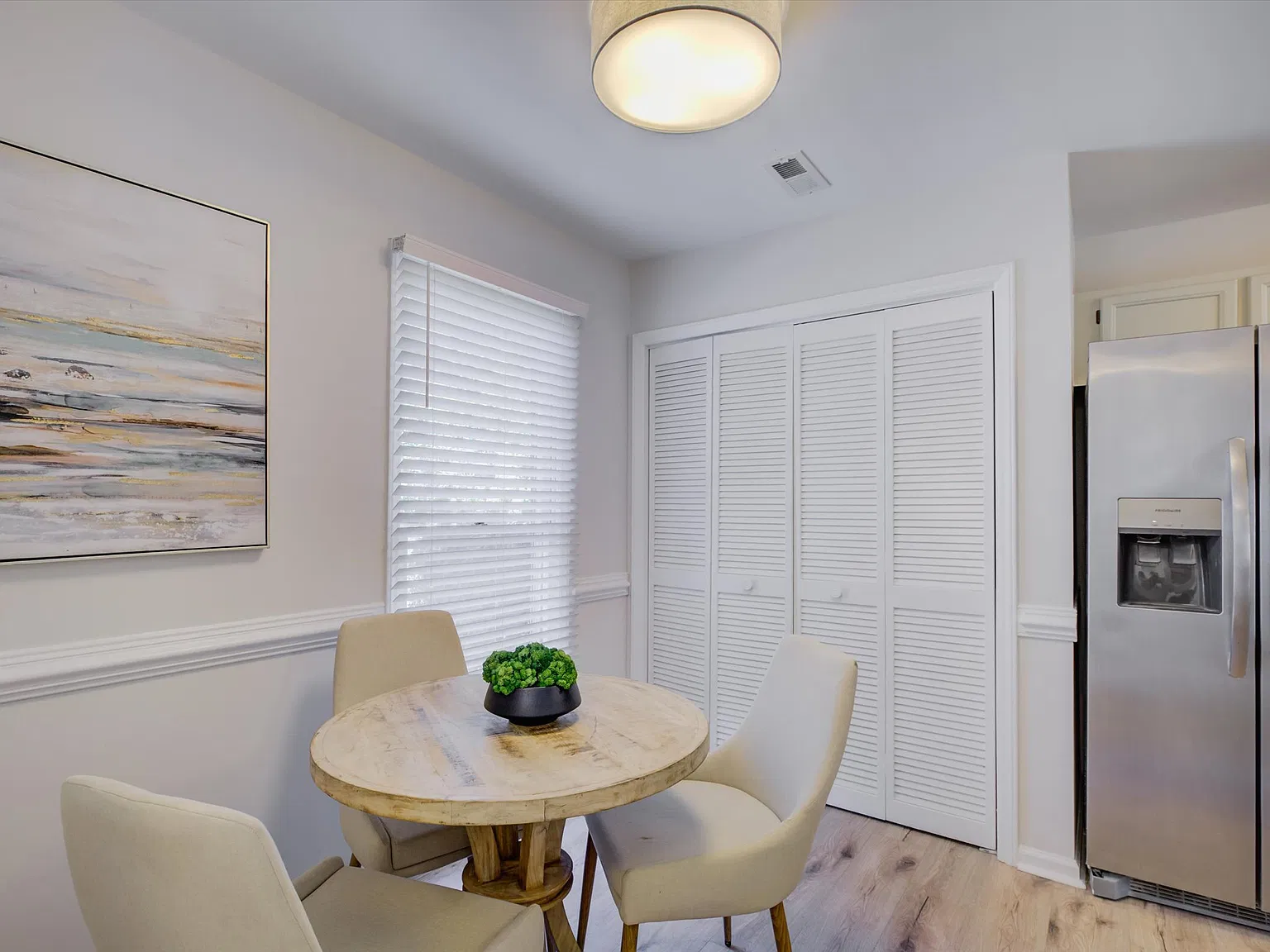 2 bed, 2.5 bath, 1319 sqft, $1,995 — Photo 4