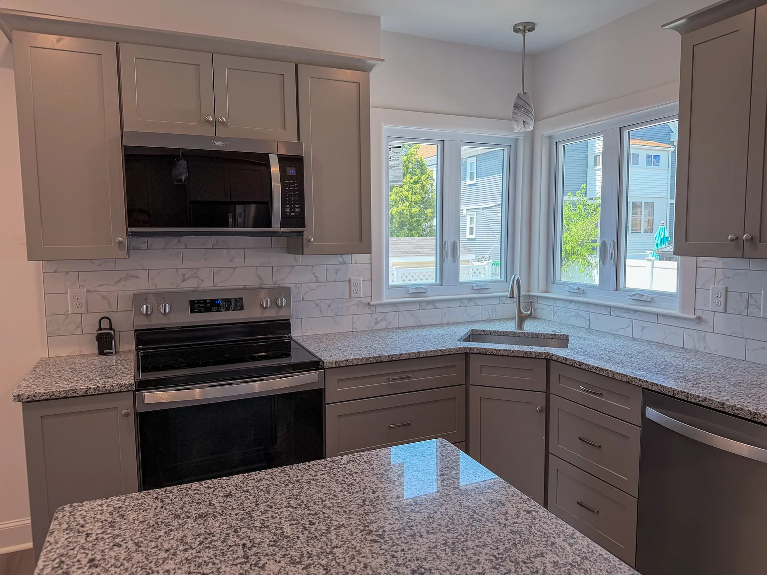 2 bed, 1200 sqft, $2,950 — Photo 2