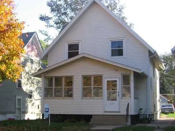 810 15th St SE, Cedar Rapids, IA 52403