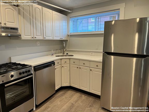 2nd image of 1516 Commons Ave #10G