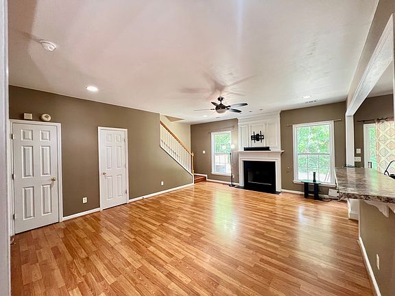 5th image of 400 Old Towne Dr