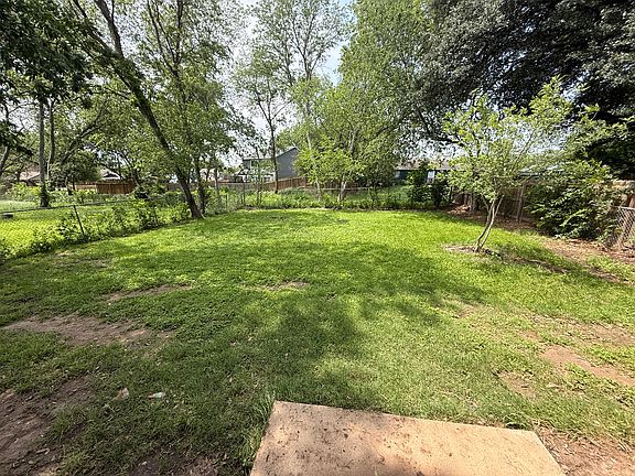 3rd image of 2305 Bitter Creek Dr