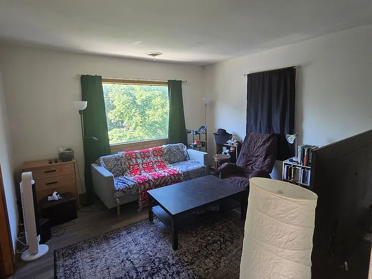 1129 E Meinecke Ave — Photo 1