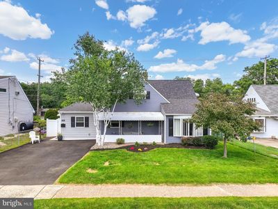 360 Holly Dr, Levittown, PA, 19055