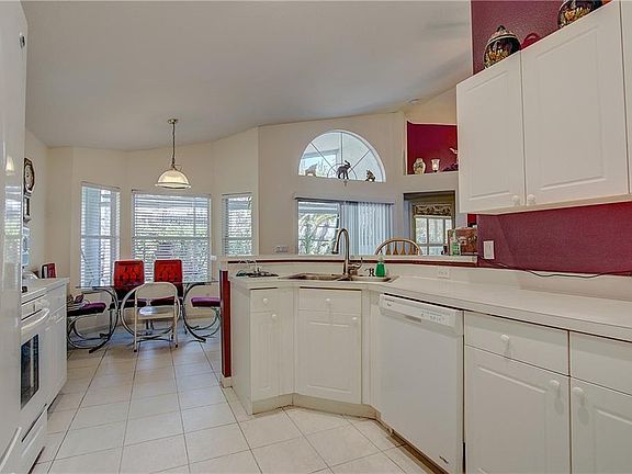 5th image of 15739 Autumn Glen Ave