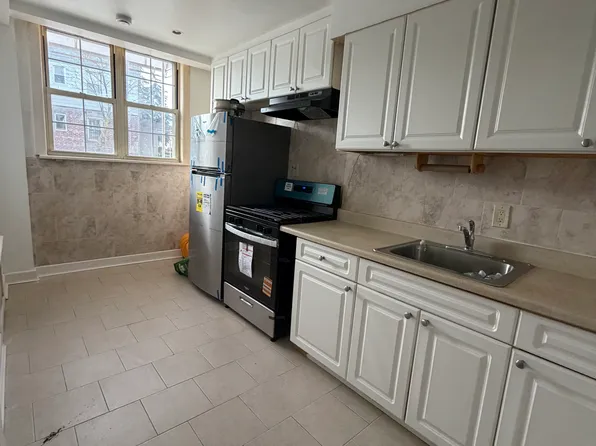 (undisclosed Address), Middle Village, NY 11379