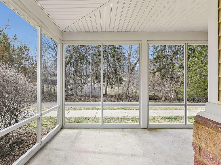 2121 Village Trl — Photo 20