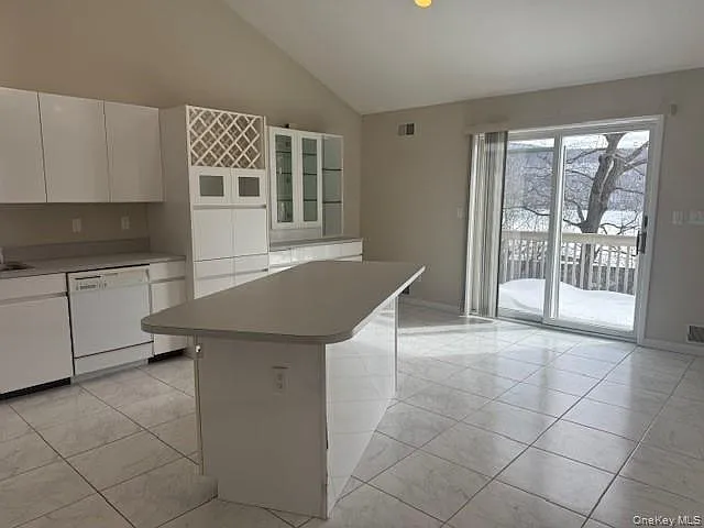 310 Jersey Ave #8 — Photo 4