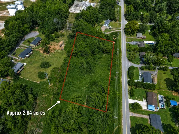 Cedar Springs Dr, Spartanburg, SC 29302