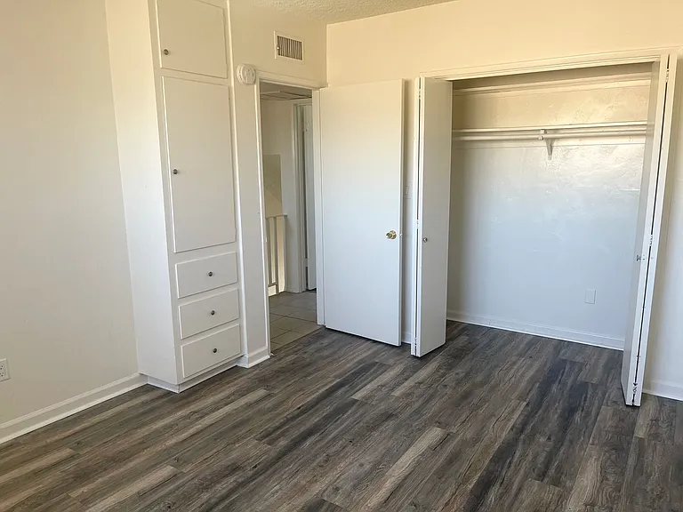 3600 N. Chester Ave. — Photo 6