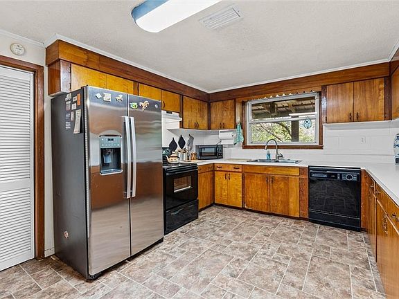 4th image of 3200 Driskell Loop Rd N