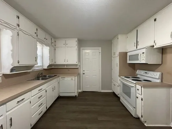 1329 Harrison Ln, Hurst, TX 76053