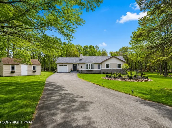 2039 Candlewood Ln, Blakeslee, PA 18610