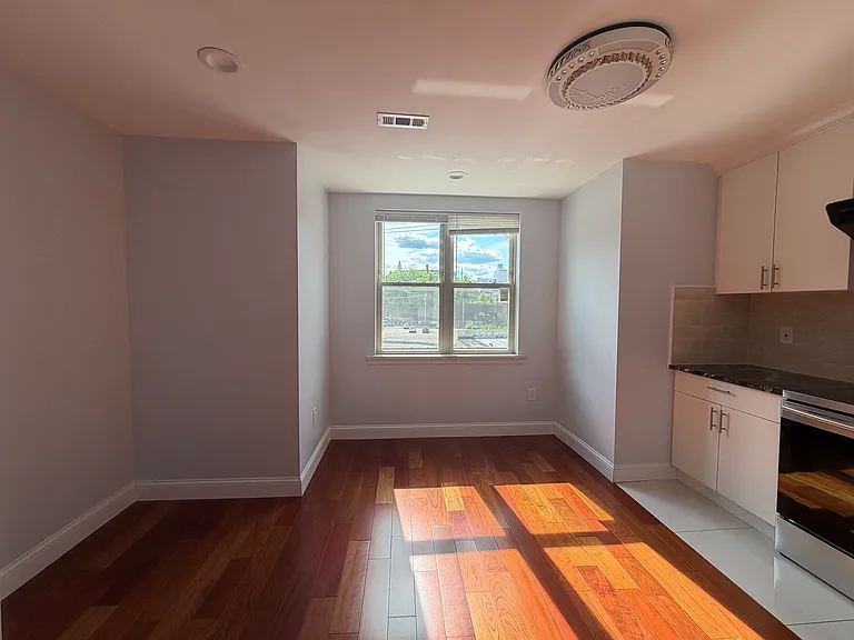 432 N 9th St #3R — Photo 2