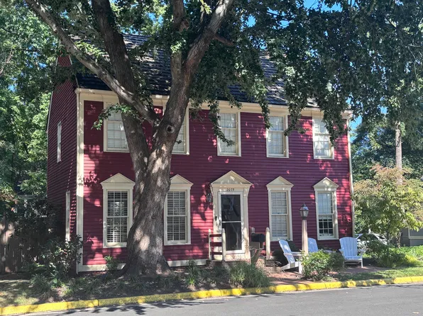 2075 Cobblestone Ln, Reston, VA 20191