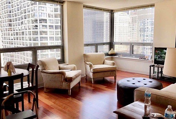 4th image of 440 N Wabash Ave APT 2011