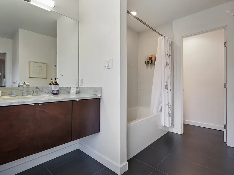 1030 Port St #2 — Photo 3