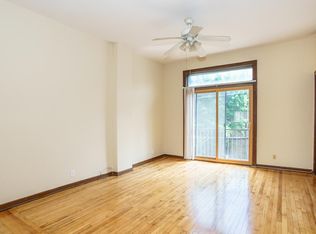 827 S Miller St APT 2R, Chicago, IL 60607