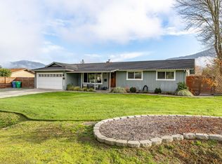 1949 Haviland Dr, Grants Pass, OR 97527