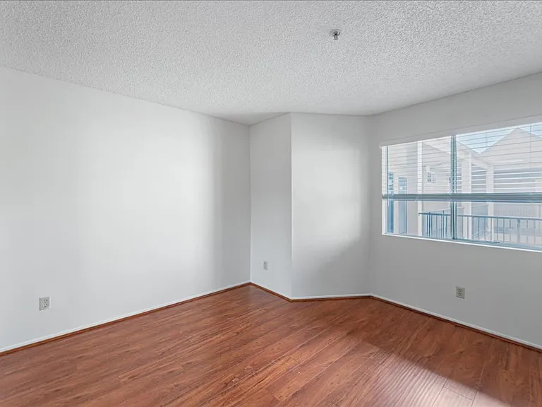 1785 Beloit Ave — Photo 33