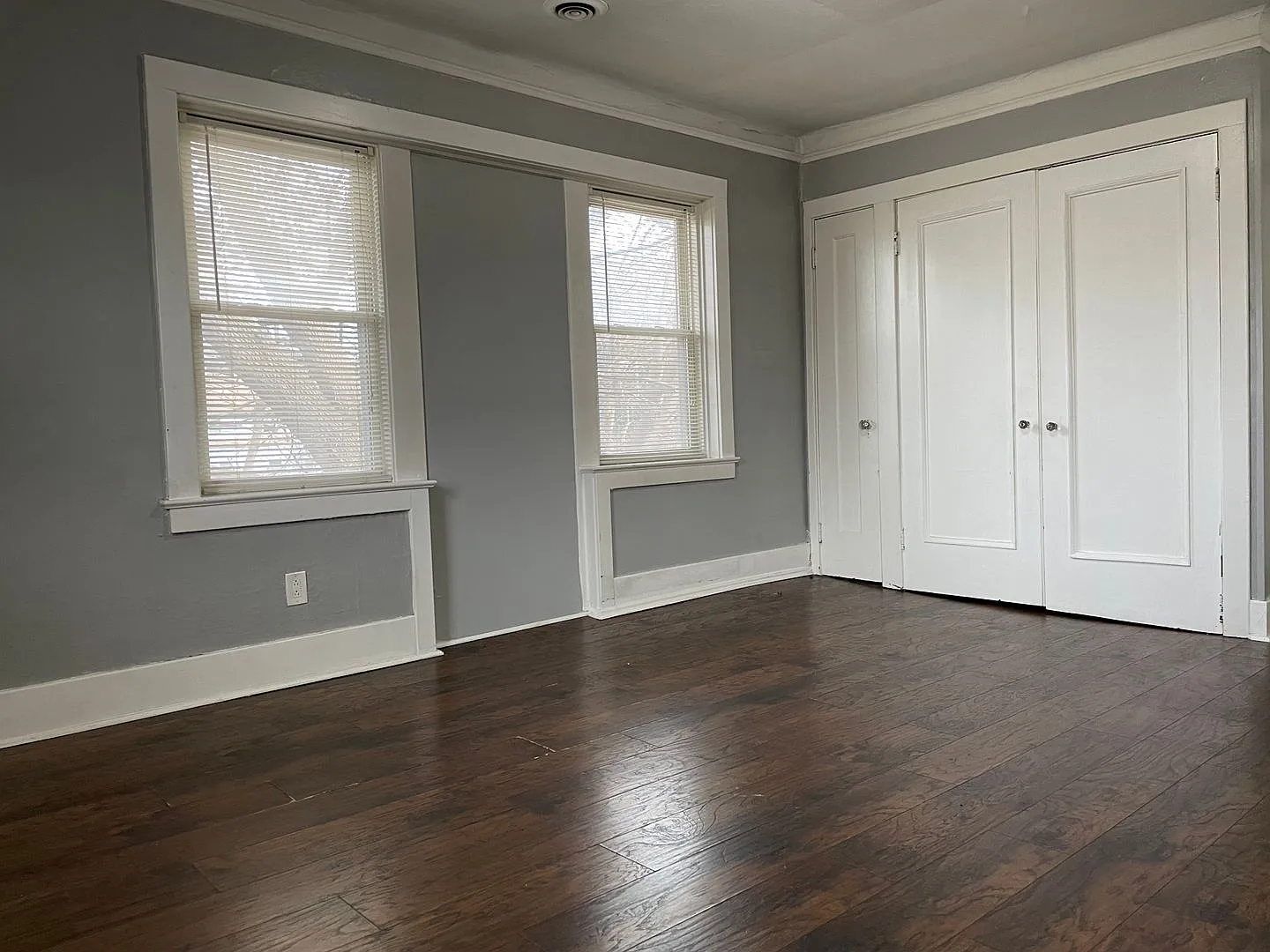 1117 S. Plymouth Avenue — Photo 4