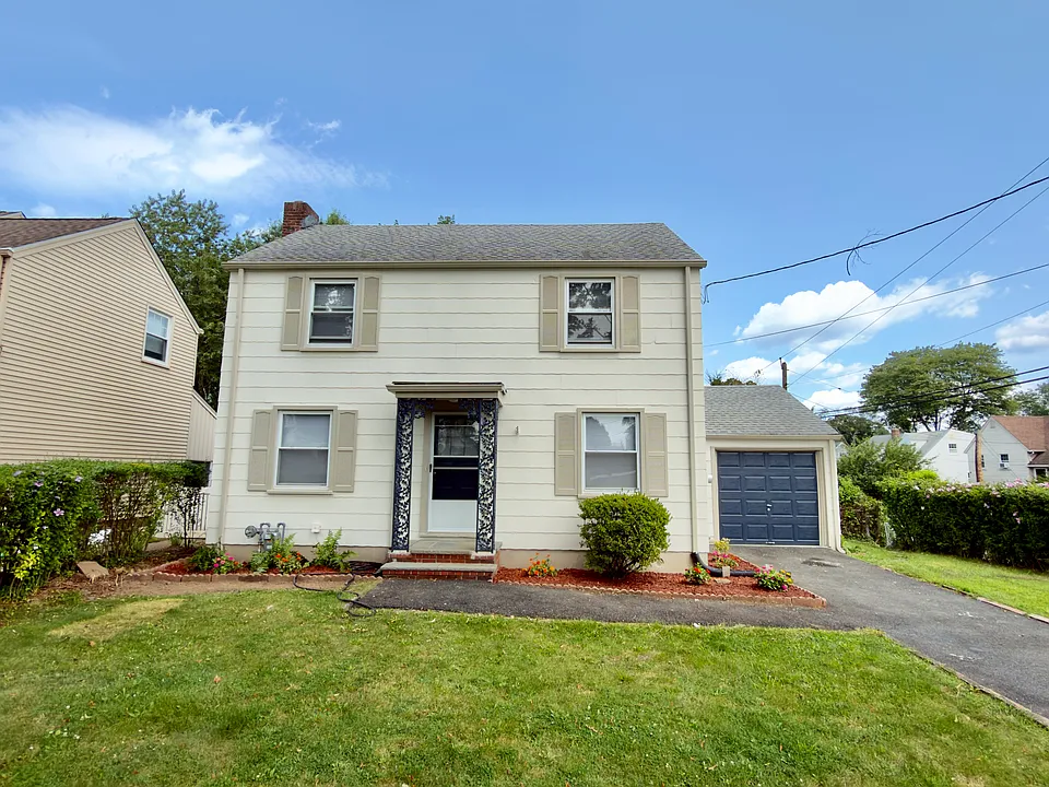 19 Alexander Ave