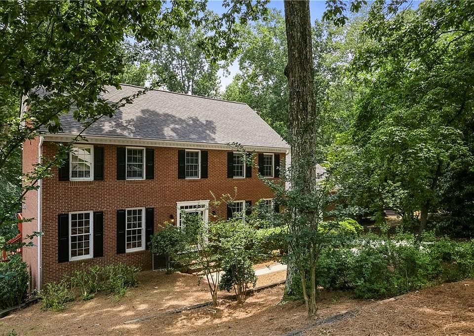 1st image of 489 Park Manor Dr NW