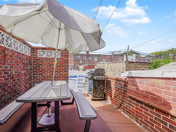 326 Bay 14th Street image 25 of 36