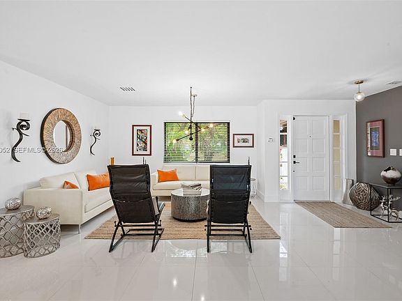 5th image of 17605 SW 86th Ave