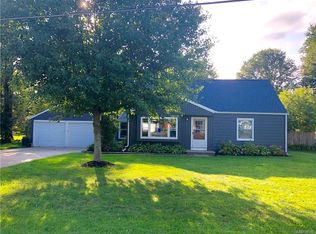 1078 Clearvue Dr, Alden, NY 14004