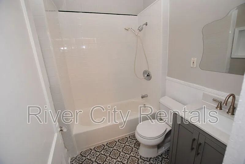 2 bed, 1.0 bath, 1152 sqft, $1,599 — Photo 2