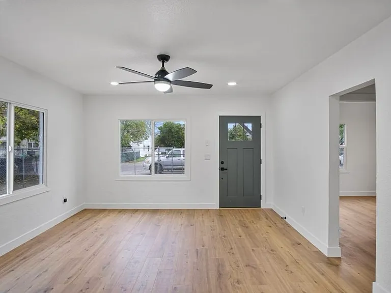 4118 Howard Ave — Photo 1