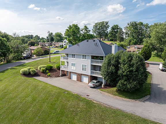 4th image of 127 Greenwood Dr #5