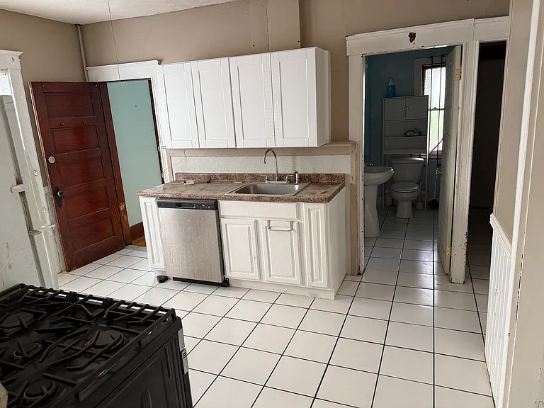 110 West St #1 — Photo 8