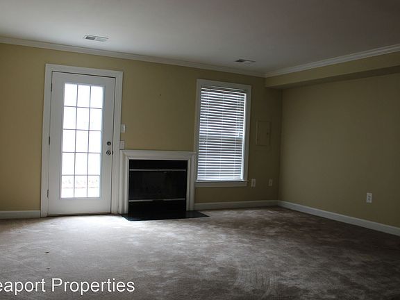 4th image of 806 N Fayette St #11210168
