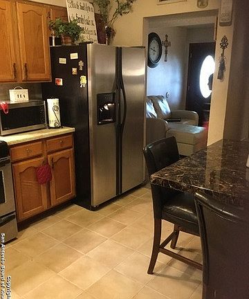 5th image of 1011 Peach St