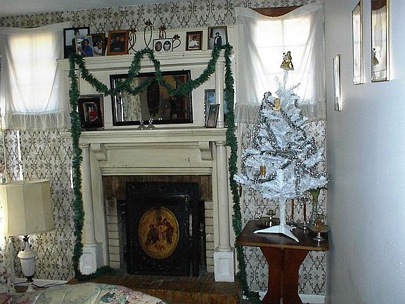 Decorative fireplace