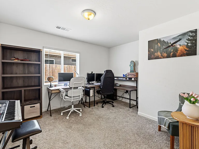 2131 W Ambassador Way — Photo 18