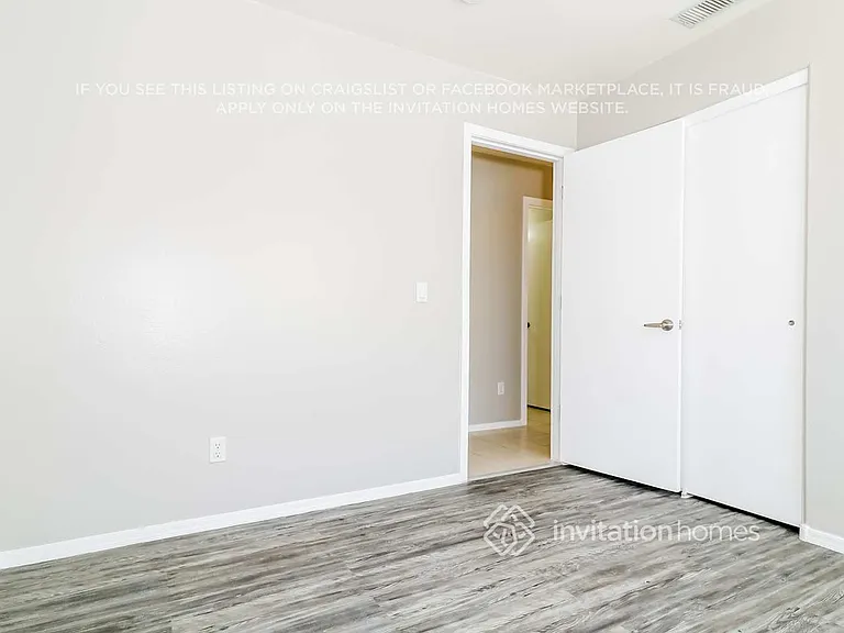 15901 W Elm St — Photo 10