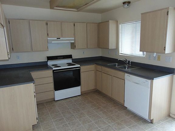 4th image of 3233 N Hedgewood Dr APT B