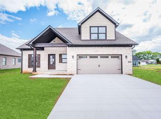 8710 Stuart Farm Ave, Bowling Green, KY 42104