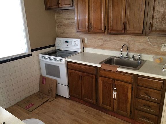 3rd image of 8109 Milan Ave