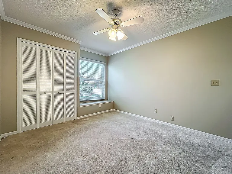 1843 Shadyhill Ter — Photo 29