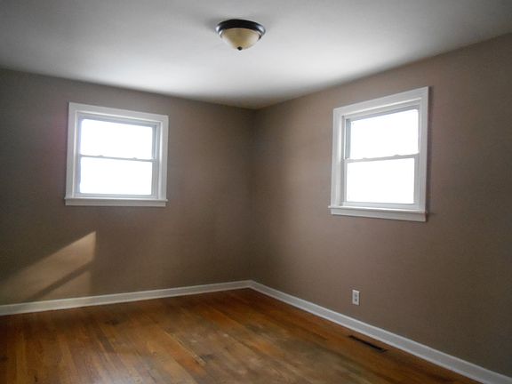 2nd image of 19 Griffin Dr