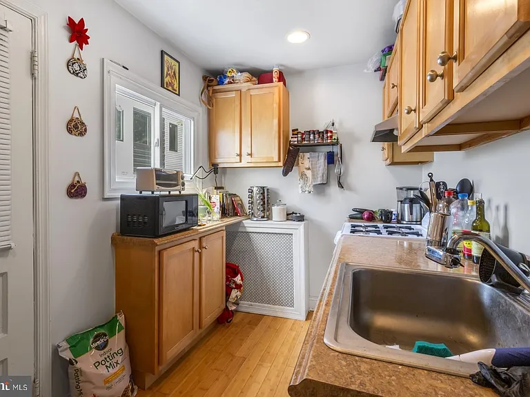 2310 E Gordon St — Photo 7