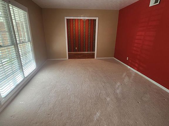 5th image of 2820 E Lindsay Dr