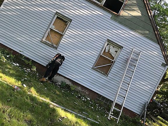 3rd image of 15874 Beaverland St