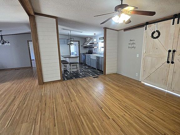 4th image of 271 Johns Branch Rd