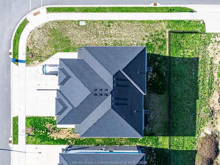 113 Eagle St — Photo 32